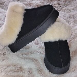 Rouge! Black and Cream Plush Slippers